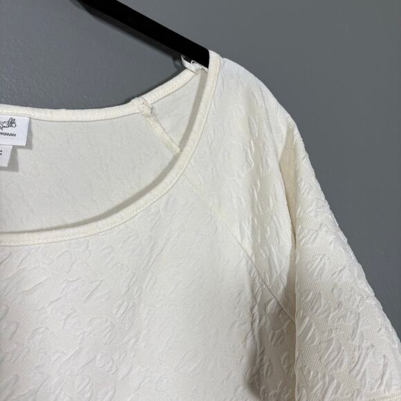 Jaclyn Smith White Textured Leopard Print Top - Size 1X - Women's Plus Size - Picture 2 of 6